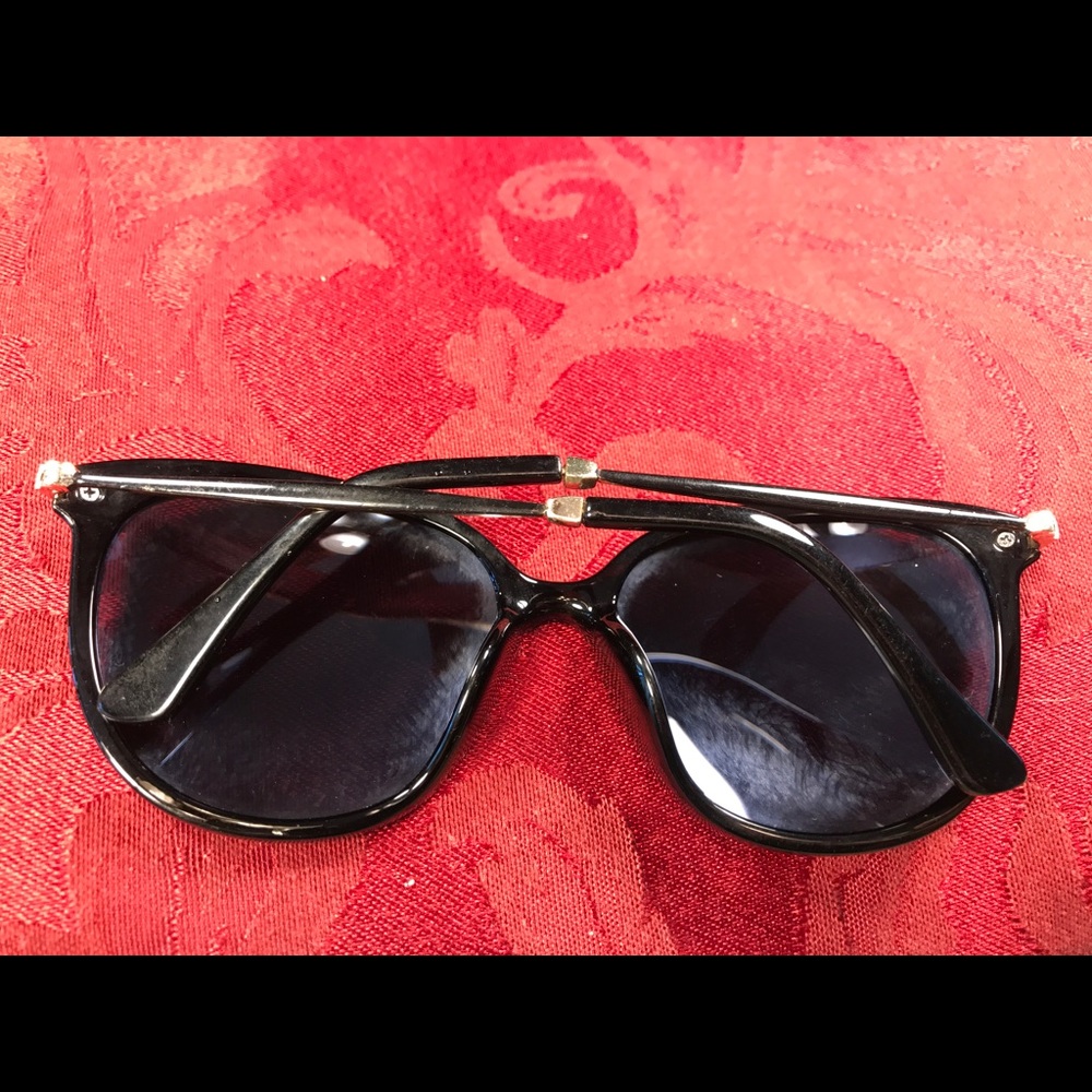 Douchebag sunglasses. - Picture 4 of 5